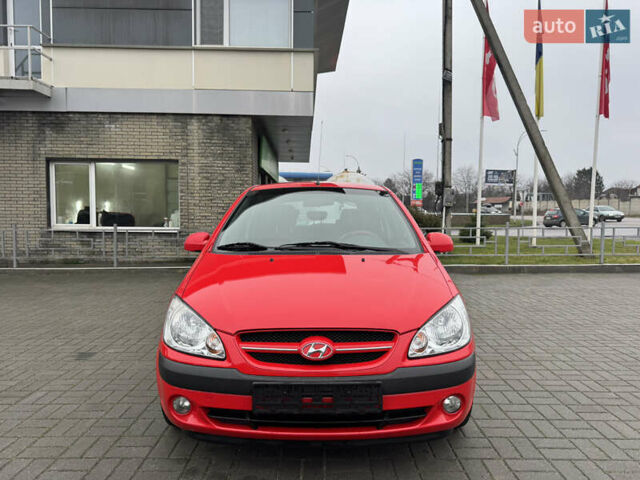 Красный Хендай Гетц, объемом двигателя 1.4 л и пробегом 143 тыс. км за 5500 $, фото 1 на Automoto.ua