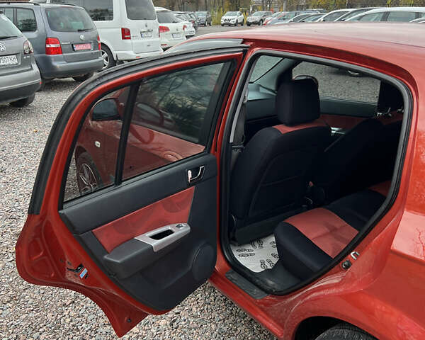 Красный Хендай Гетц, объемом двигателя 1.4 л и пробегом 188 тыс. км за 5950 $, фото 16 на Automoto.ua