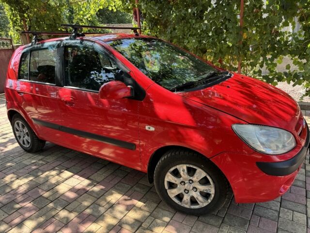 Красный Хендай Гетц, объемом двигателя 1.4 л и пробегом 300 тыс. км за 3700 $, фото 2 на Automoto.ua