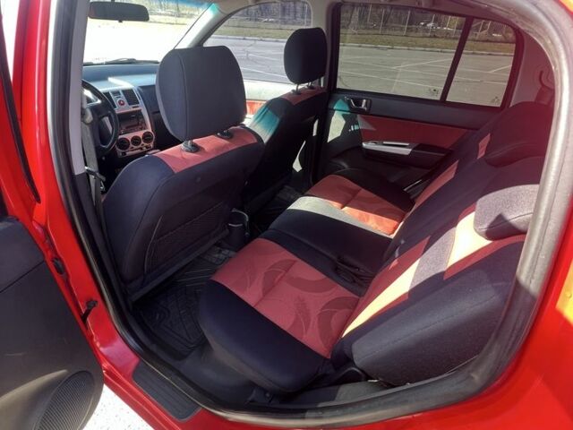 Красный Хендай Гетц, объемом двигателя 1.4 л и пробегом 150 тыс. км за 4599 $, фото 8 на Automoto.ua