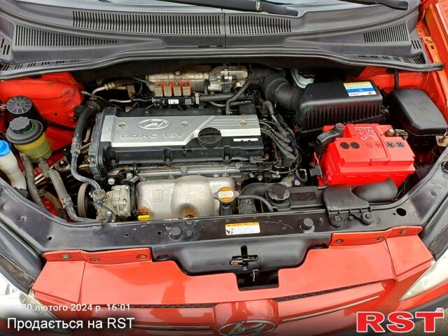 Червоний Хендай Гетц, об'ємом двигуна 1.4 л та пробігом 138 тис. км за 4500 $, фото 3 на Automoto.ua