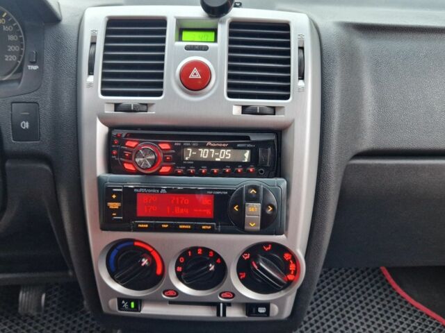 Красный Хендай Гетц, объемом двигателя 1.4 л и пробегом 244 тыс. км за 4450 $, фото 14 на Automoto.ua