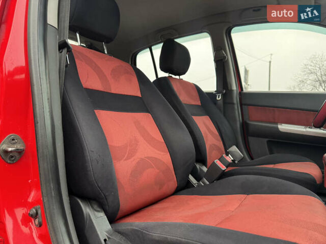 Красный Хендай Гетц, объемом двигателя 1.4 л и пробегом 143 тыс. км за 5500 $, фото 18 на Automoto.ua