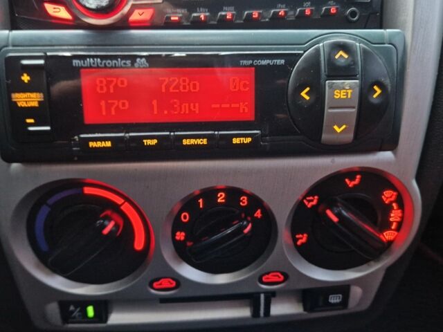 Красный Хендай Гетц, объемом двигателя 1.4 л и пробегом 244 тыс. км за 4450 $, фото 15 на Automoto.ua