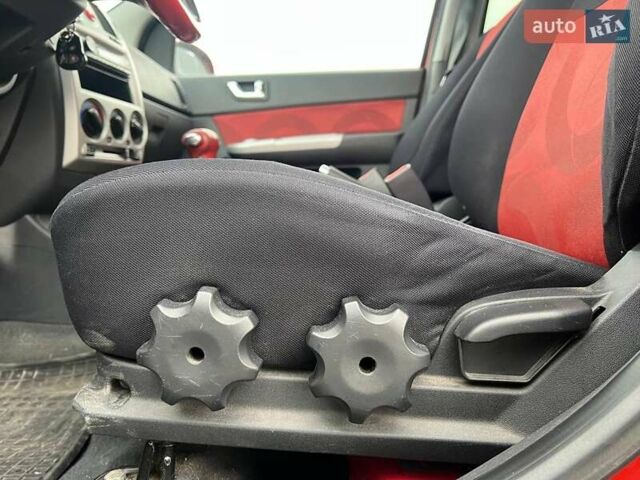 Червоний Хендай Гетц, об'ємом двигуна 1.4 л та пробігом 159 тис. км за 6440 $, фото 18 на Automoto.ua