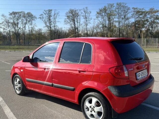 Красный Хендай Гетц, объемом двигателя 1.4 л и пробегом 150 тыс. км за 4599 $, фото 4 на Automoto.ua