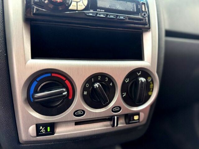 Красный Хендай Гетц, объемом двигателя 1.4 л и пробегом 143 тыс. км за 1800 $, фото 8 на Automoto.ua