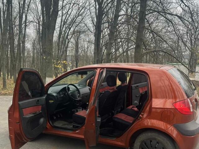 Червоний Хендай Гетц, об'ємом двигуна 1.1 л та пробігом 220 тис. км за 3200 $, фото 1 на Automoto.ua