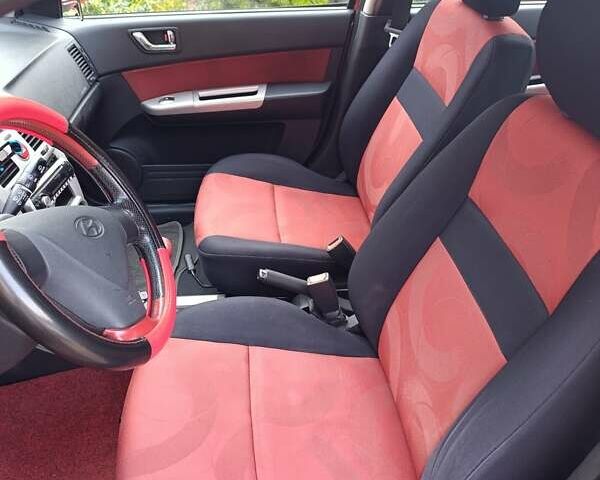 Красный Хендай Гетц, объемом двигателя 1.6 л и пробегом 198 тыс. км за 6200 $, фото 2 на Automoto.ua