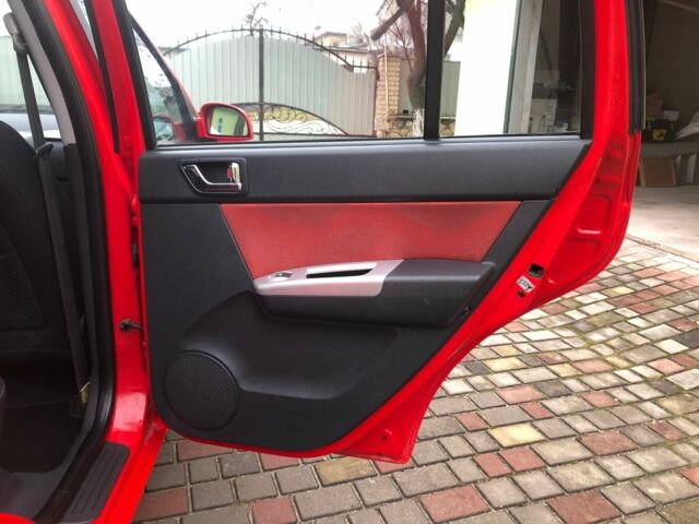 Красный Хендай Гетц, объемом двигателя 1.4 л и пробегом 94 тыс. км за 4950 $, фото 17 на Automoto.ua