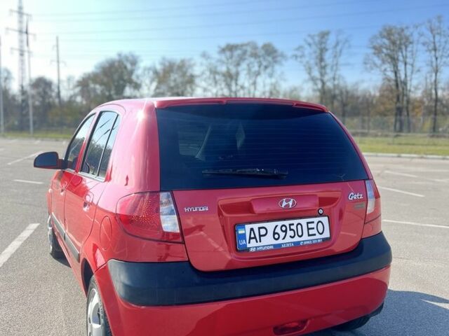 Красный Хендай Гетц, объемом двигателя 1.4 л и пробегом 150 тыс. км за 4599 $, фото 3 на Automoto.ua