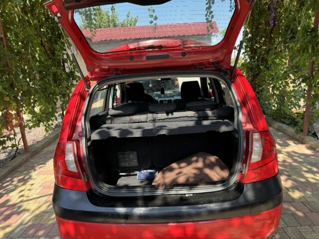 Красный Хендай Гетц, объемом двигателя 1.4 л и пробегом 300 тыс. км за 3700 $, фото 7 на Automoto.ua