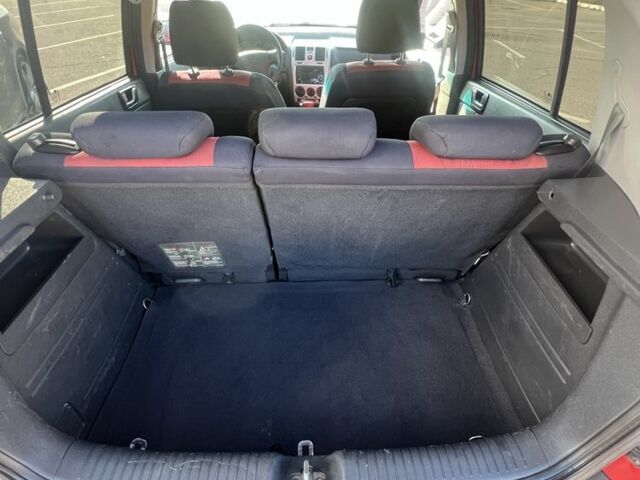 Красный Хендай Гетц, объемом двигателя 1.4 л и пробегом 150 тыс. км за 4599 $, фото 10 на Automoto.ua