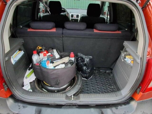 Красный Хендай Гетц, объемом двигателя 1.4 л и пробегом 148 тыс. км за 4400 $, фото 5 на Automoto.ua