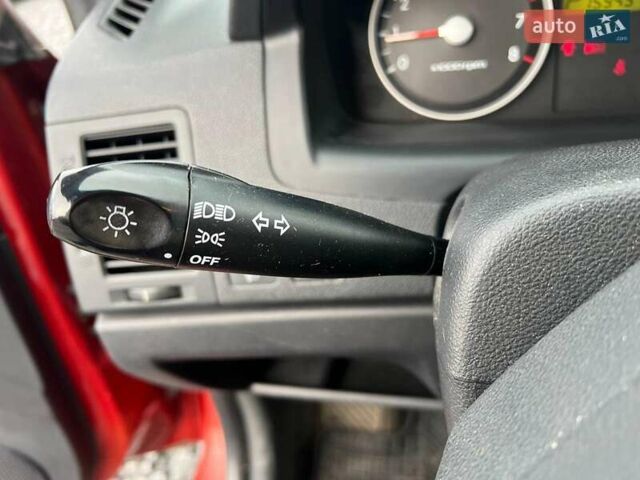 Червоний Хендай Гетц, об'ємом двигуна 1.4 л та пробігом 159 тис. км за 6440 $, фото 22 на Automoto.ua