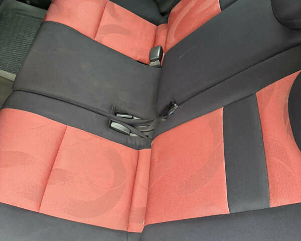 Красный Хендай Гетц, объемом двигателя 1.4 л и пробегом 165 тыс. км за 6100 $, фото 4 на Automoto.ua