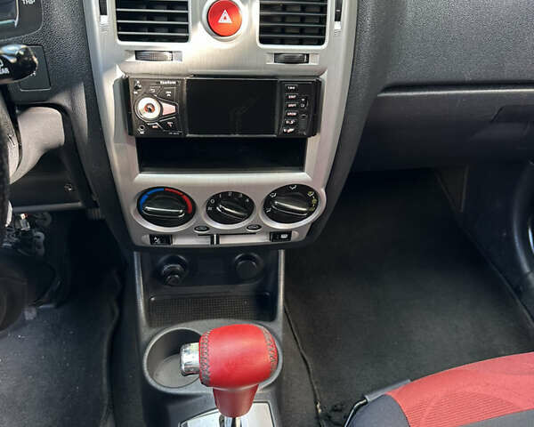 Красный Хендай Гетц, объемом двигателя 1.4 л и пробегом 157 тыс. км за 4899 $, фото 24 на Automoto.ua