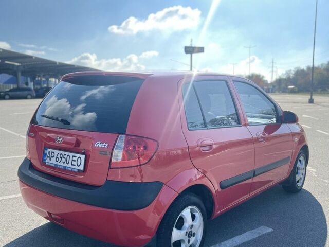 Красный Хендай Гетц, объемом двигателя 1.4 л и пробегом 150 тыс. км за 4599 $, фото 2 на Automoto.ua