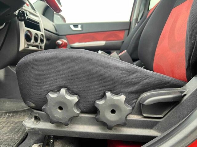 Червоний Хендай Гетц, об'ємом двигуна 1.4 л та пробігом 159 тис. км за 6440 $, фото 18 на Automoto.ua