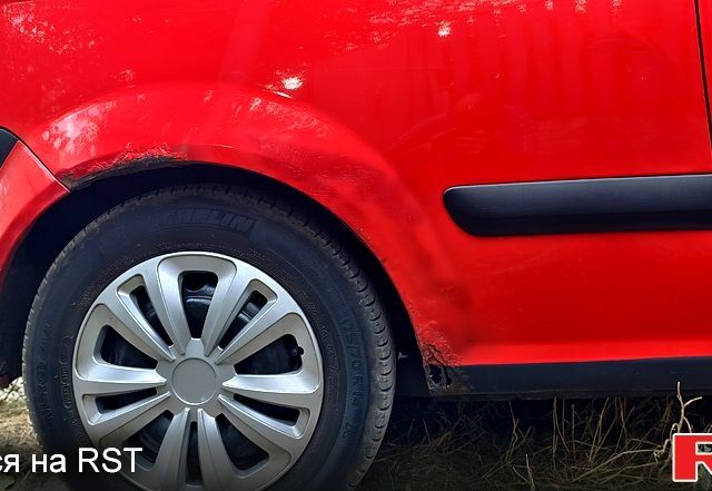 Красный Хендай Гетц, объемом двигателя 1.1 л и пробегом 227 тыс. км за 3650 $, фото 1 на Automoto.ua