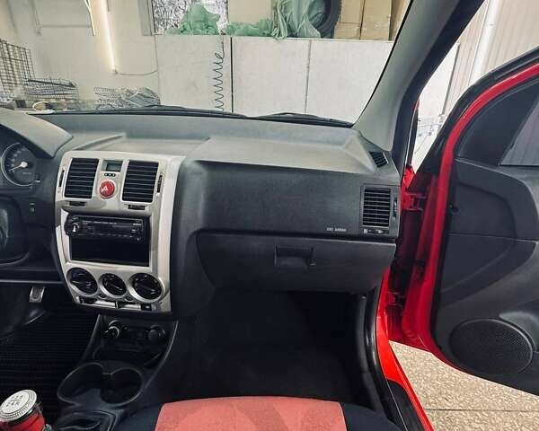 Червоний Хендай Гетц, об'ємом двигуна 1.4 л та пробігом 138 тис. км за 4100 $, фото 11 на Automoto.ua