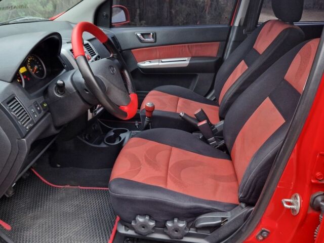 Красный Хендай Гетц, объемом двигателя 1.4 л и пробегом 244 тыс. км за 4450 $, фото 6 на Automoto.ua