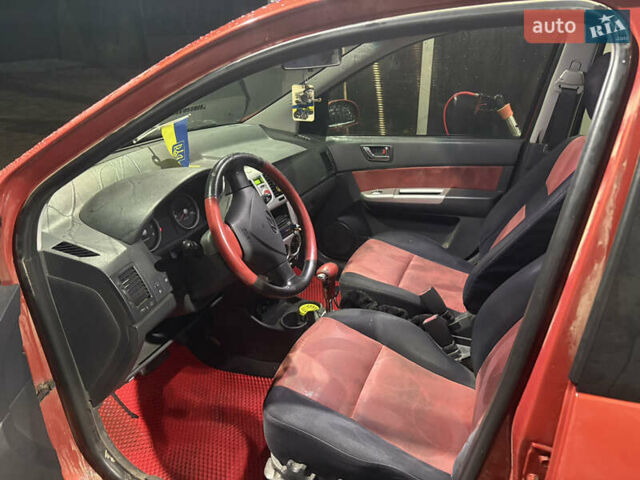 Красный Хендай Гетц, объемом двигателя 1.4 л и пробегом 217 тыс. км за 5700 $, фото 5 на Automoto.ua