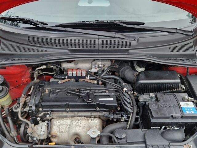 Красный Хендай Гетц, объемом двигателя 1.4 л и пробегом 244 тыс. км за 4450 $, фото 17 на Automoto.ua