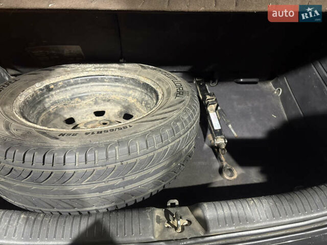 Красный Хендай Гетц, объемом двигателя 1.4 л и пробегом 217 тыс. км за 5700 $, фото 8 на Automoto.ua