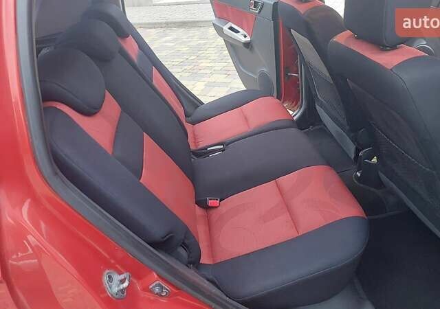 Красный Хендай Гетц, объемом двигателя 1.6 л и пробегом 157 тыс. км за 5500 $, фото 12 на Automoto.ua
