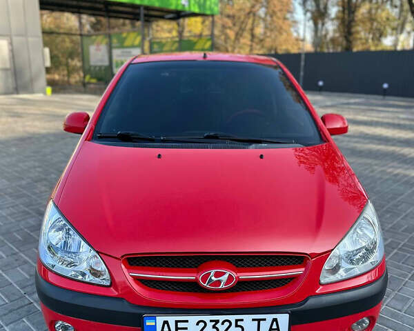 Красный Хендай Гетц, объемом двигателя 1.6 л и пробегом 170 тыс. км за 5600 $, фото 1 на Automoto.ua