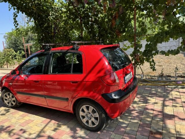 Красный Хендай Гетц, объемом двигателя 1.4 л и пробегом 300 тыс. км за 3700 $, фото 3 на Automoto.ua