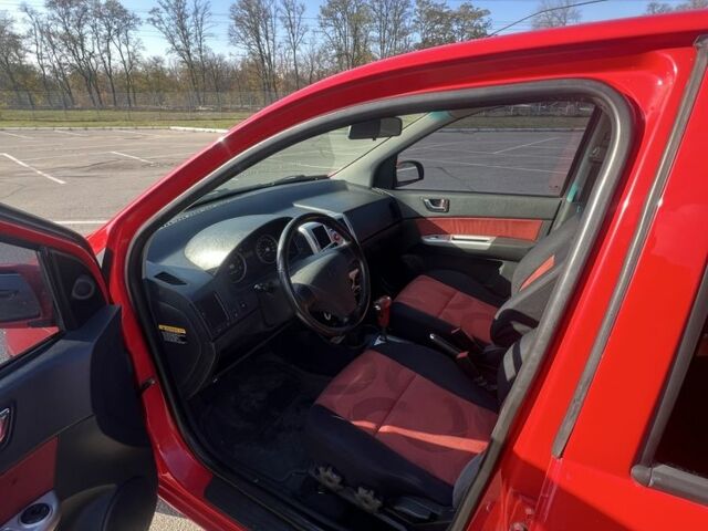 Красный Хендай Гетц, объемом двигателя 1.4 л и пробегом 150 тыс. км за 4599 $, фото 6 на Automoto.ua