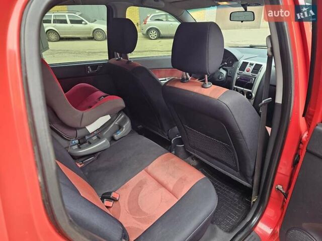 Красный Хендай Гетц, объемом двигателя 1.4 л и пробегом 189 тыс. км за 4950 $, фото 12 на Automoto.ua