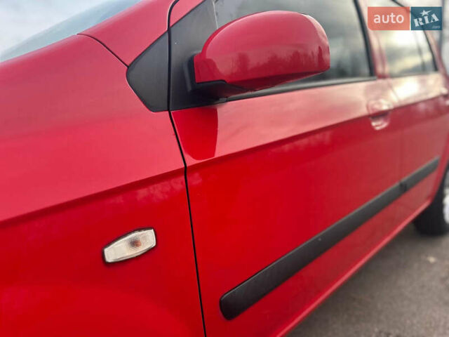 Красный Хендай Гетц, объемом двигателя 1.4 л и пробегом 30 тыс. км за 7100 $, фото 6 на Automoto.ua