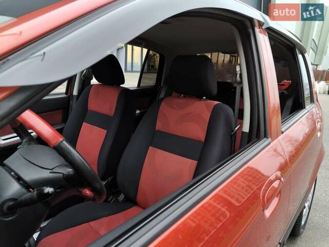 Красный Хендай Гетц, объемом двигателя 1.6 л и пробегом 223 тыс. км за 4990 $, фото 4 на Automoto.ua