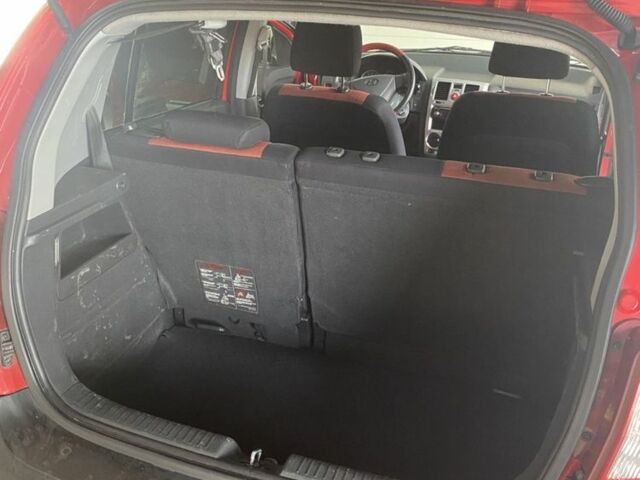 Красный Хендай Гетц, объемом двигателя 1.4 л и пробегом 283 тыс. км за 3500 $, фото 7 на Automoto.ua