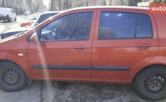 Красный Хендай Гетц, объемом двигателя 1.4 л и пробегом 300 тыс. км за 3900 $, фото 2 на Automoto.ua