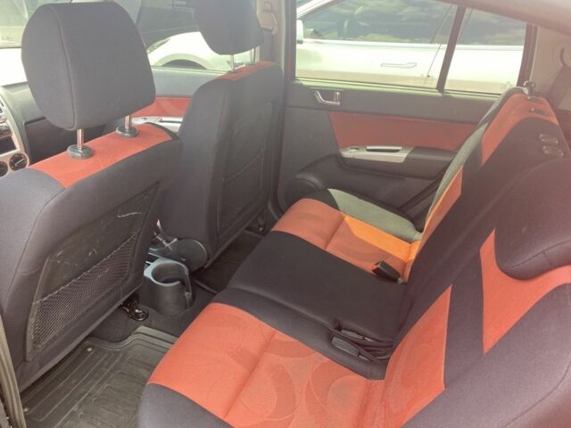 Красный Хендай Гетц, объемом двигателя 1.4 л и пробегом 283 тыс. км за 3500 $, фото 5 на Automoto.ua