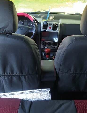 Червоний Хендай Гетц, об'ємом двигуна 1.4 л та пробігом 220 тис. км за 6800 $, фото 8 на Automoto.ua