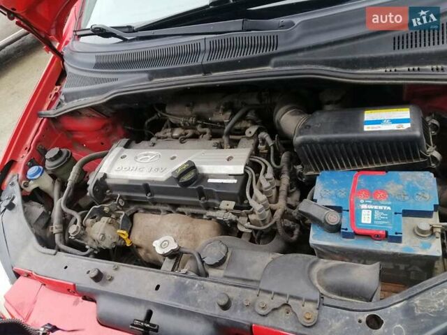 Червоний Хендай Гетц, об'ємом двигуна 1.4 л та пробігом 200 тис. км за 3550 $, фото 8 на Automoto.ua
