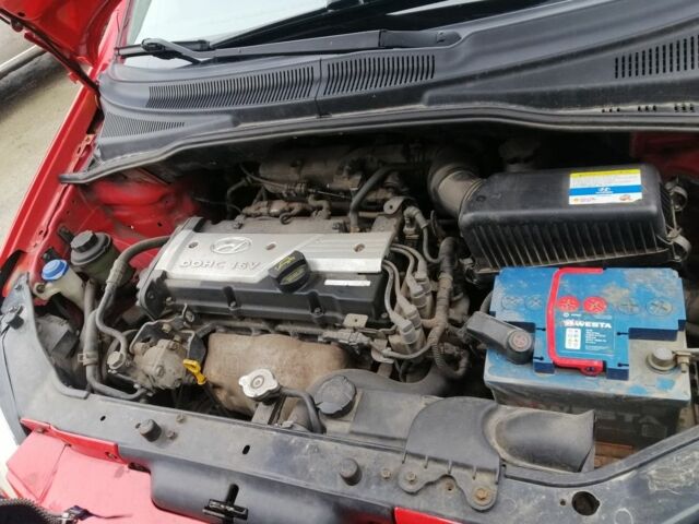 Червоний Хендай Гетц, об'ємом двигуна 1.4 л та пробігом 200 тис. км за 3500 $, фото 8 на Automoto.ua