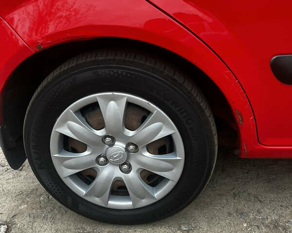 Червоний Хендай Гетц, об'ємом двигуна 1.4 л та пробігом 219 тис. км за 4500 $, фото 3 на Automoto.ua