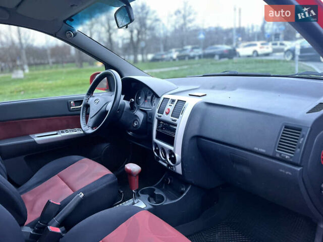 Червоний Хендай Гетц, об'ємом двигуна 1.4 л та пробігом 141 тис. км за 5999 $, фото 7 на Automoto.ua