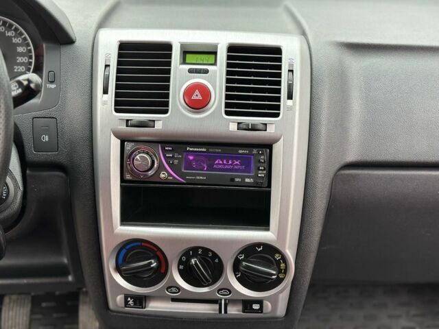 Красный Хендай Гетц, объемом двигателя 1.4 л и пробегом 149 тыс. км за 4900 $, фото 14 на Automoto.ua