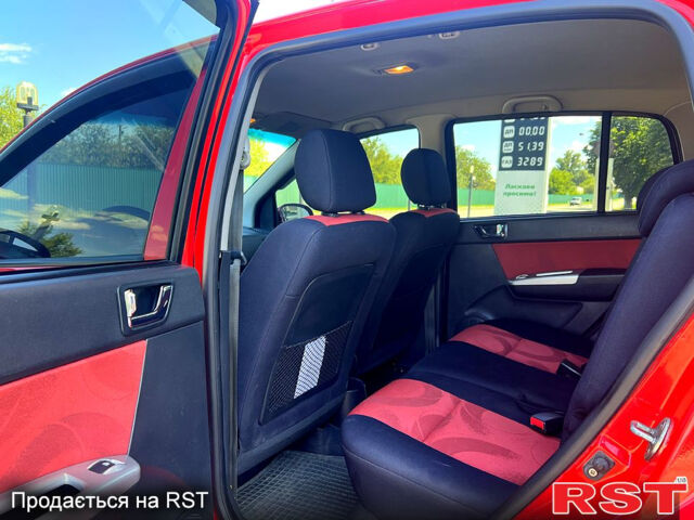 Красный Хендай Гетц, объемом двигателя 1.4 л и пробегом 128 тыс. км за 5150 $, фото 4 на Automoto.ua