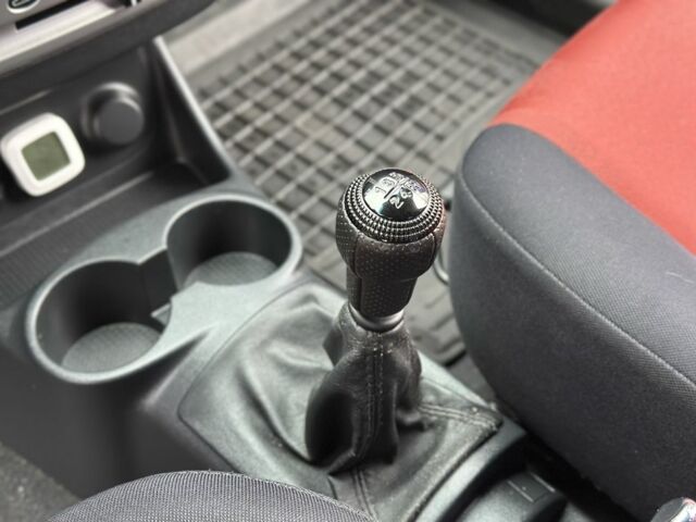 Красный Хендай Гетц, объемом двигателя 1.4 л и пробегом 149 тыс. км за 4900 $, фото 15 на Automoto.ua