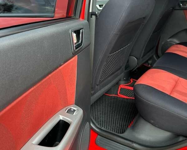 Хендай Гетц 2008 у Харкові на Automoto.ua Червоний Хендай Гетц, об'ємом двигуна 1.4 л та пробігом 82 тис. км за 6000 $, фото 17 на Automoto.ua