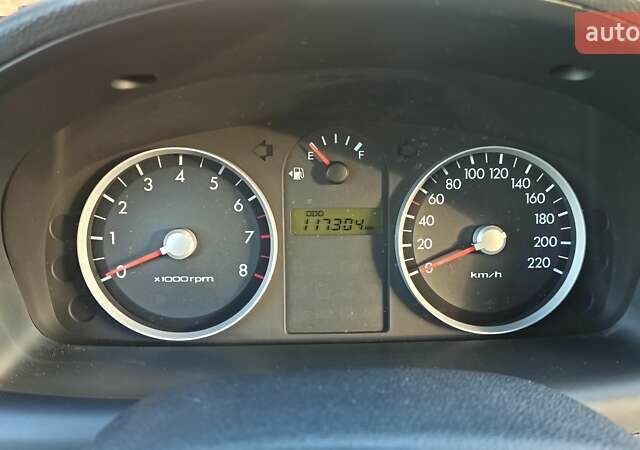 Червоний Хендай Гетц, об'ємом двигуна 1.4 л та пробігом 120 тис. км за 3600 $, фото 11 на Automoto.ua