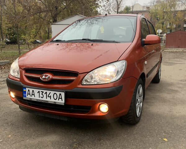 Красный Хендай Гетц, объемом двигателя 1.4 л и пробегом 170 тыс. км за 4500 $, фото 1 на Automoto.ua